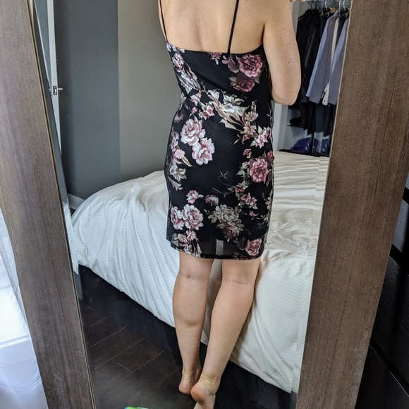 Fitted flower mini dress - Picture 2 of 2